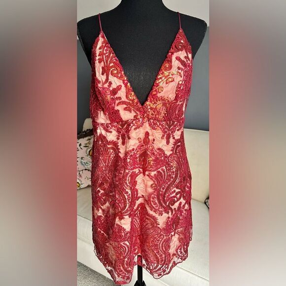 Free People Dresses & Skirts - FREE PEOPLE - NIGHT SHIMMERS SEQUIN DRESS - SIZE 6